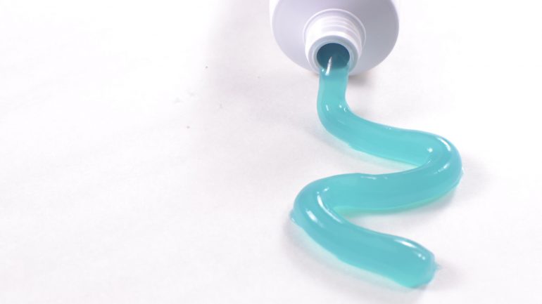 Neuveriteľné spôsoby použitia zubnej pasty