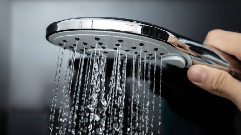 Ako čistiť sprchu? Tu je 5 jednoduchých trikov